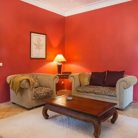 Lussac-les-chateaux Sleeps 12 Pool Wifi * Lussac (Gironde)