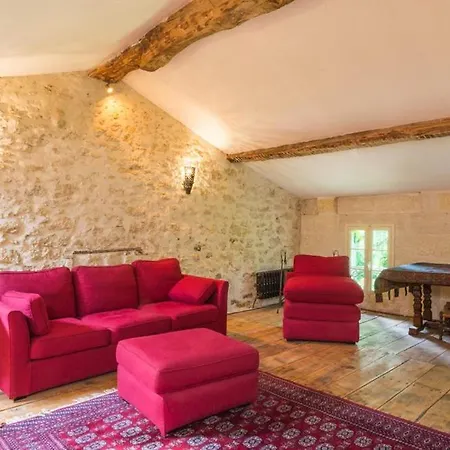 Lussac-les-chateaux Sleeps 12 Pool Wifi * Lussac (Gironde)