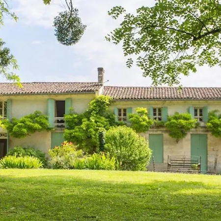 Lussac-les-chateaux Sleeps 12 Pool Wifi Villa *